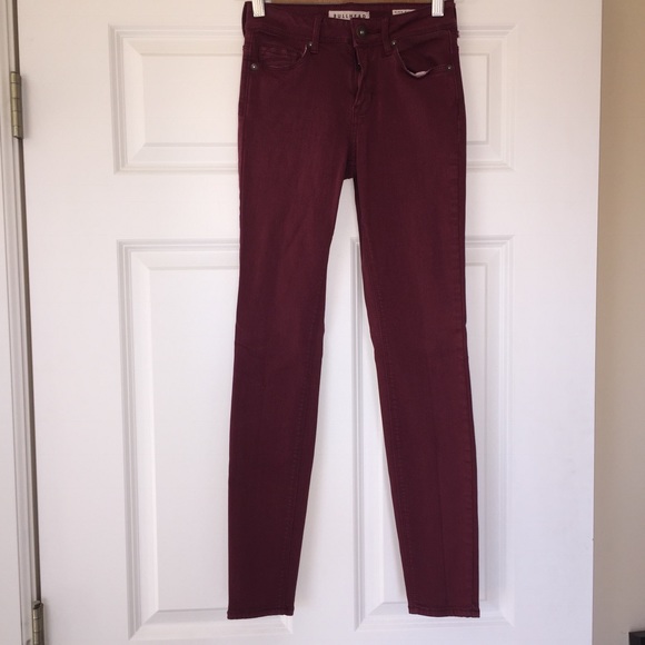 Bullhead (Aritzia) Crimson Denim Skinny Jeans Sz 0 - Picture 4 of 14